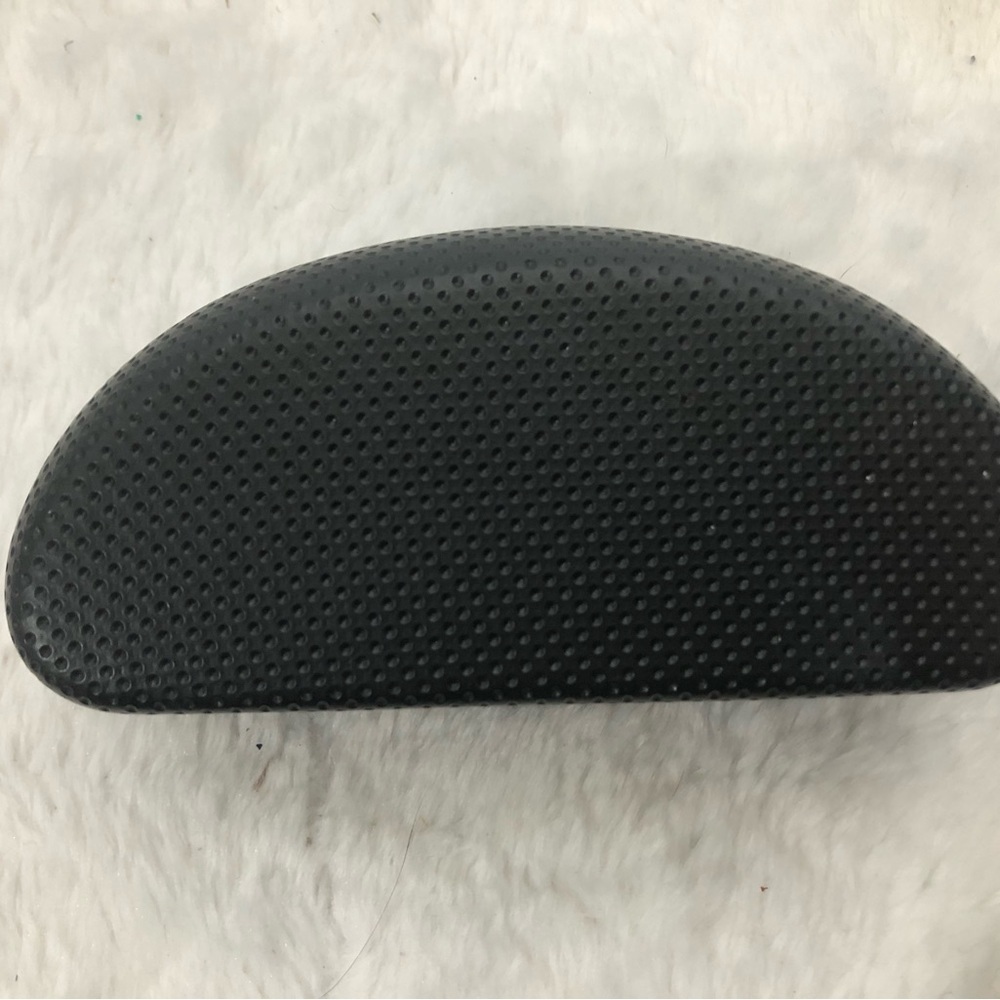 Sunglasses Case. GUESS. - Picture 4 of 4